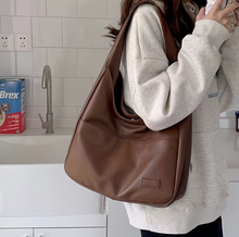 Load image into Gallery viewer, Thepremiumleather Retro soft bag